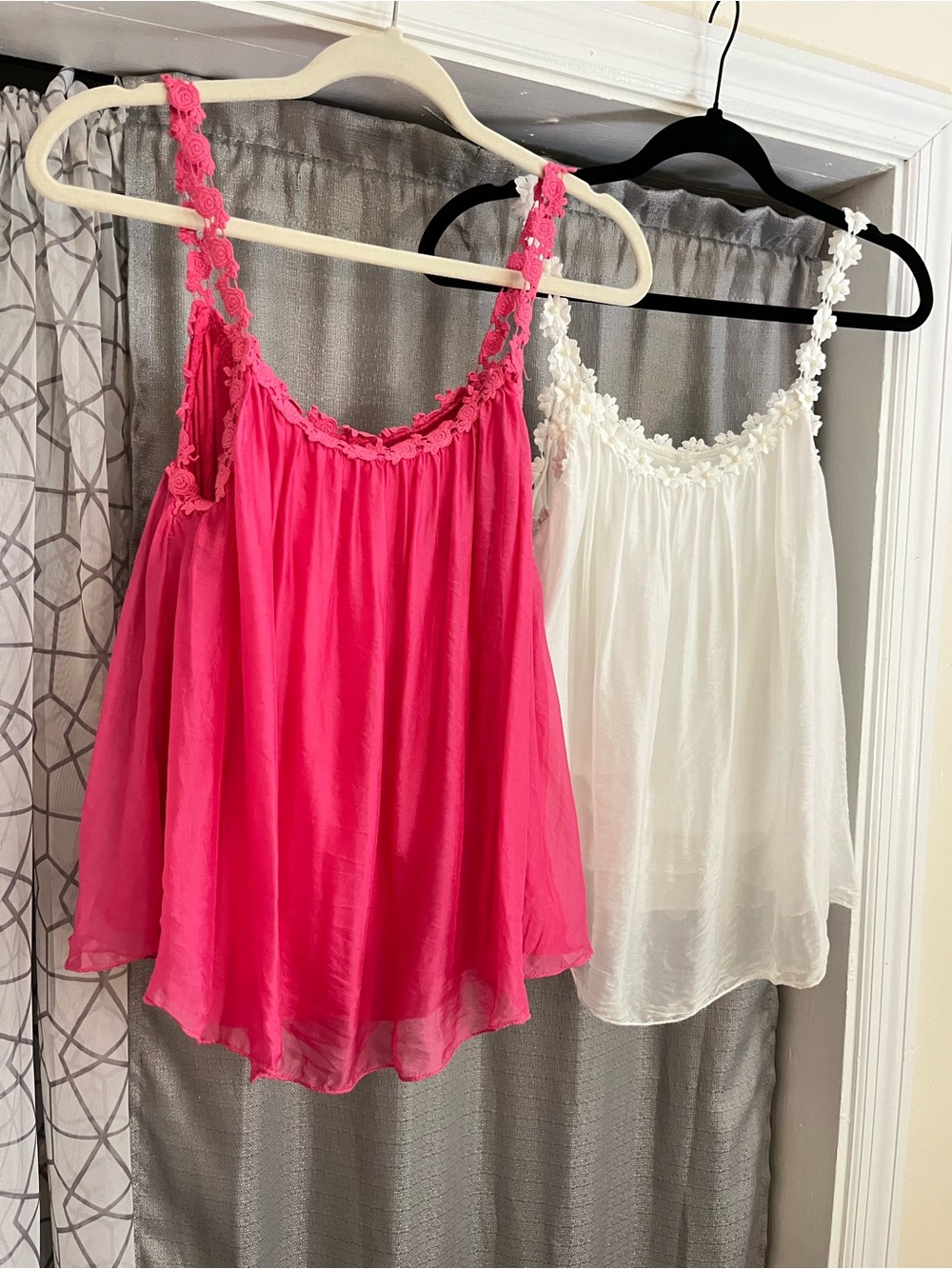 2 Women's Floral-Trim Silk Tank Top Pink and White Made in Italy